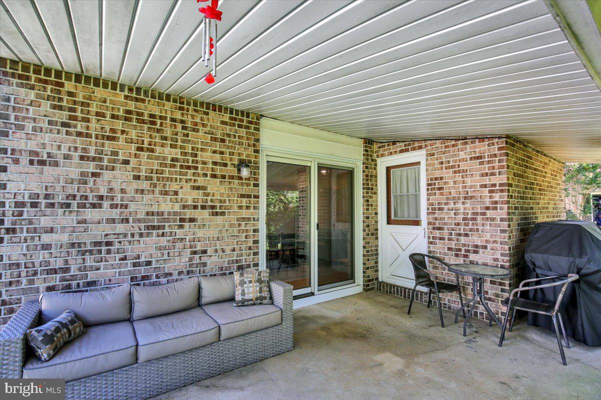 1616 Sherwood Rd Property Photo 5