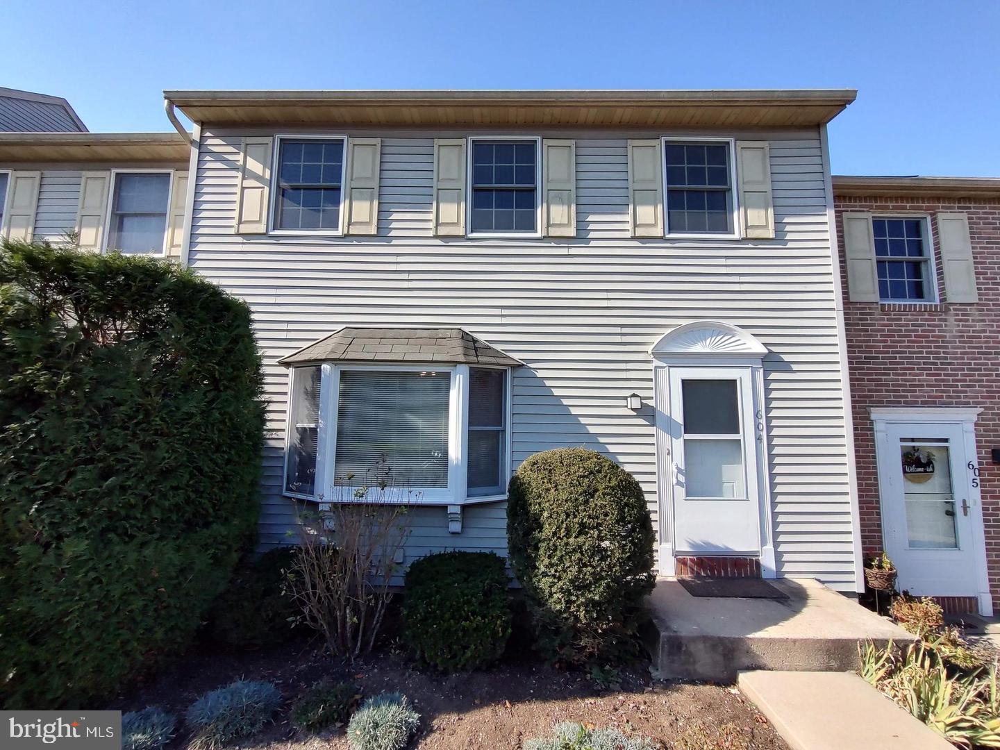 60-4 MINT TIER Property Photo 1
