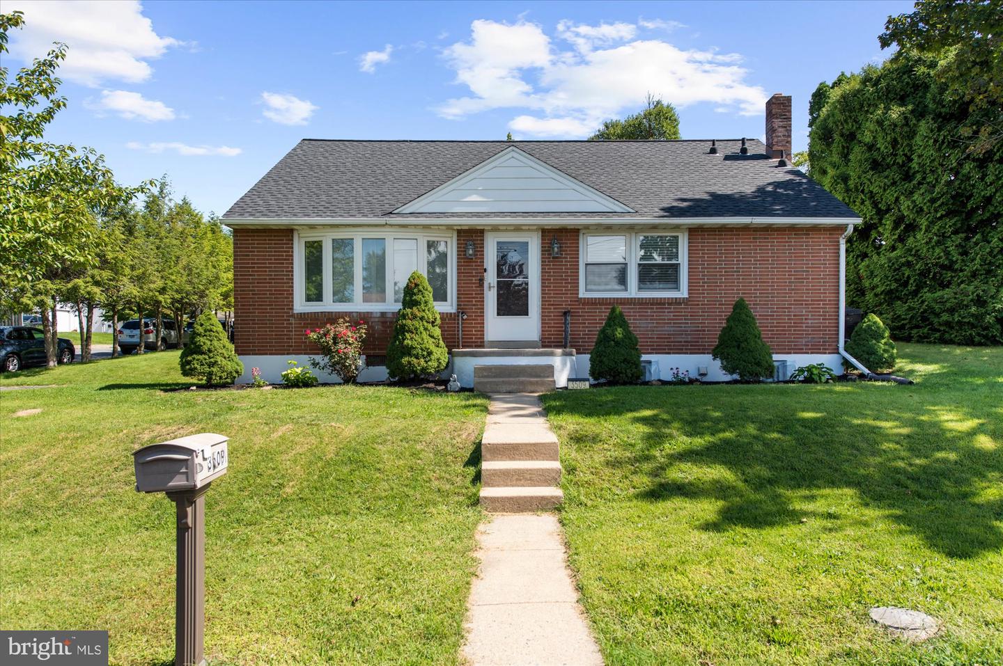 3509 READING CREST AVE Property Photo 1