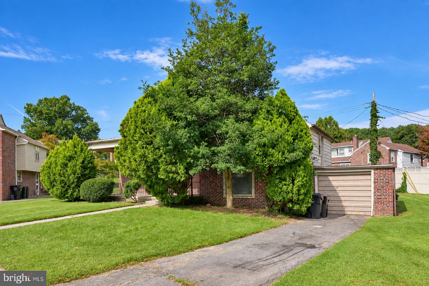 102 Mayer St Property Photo 5