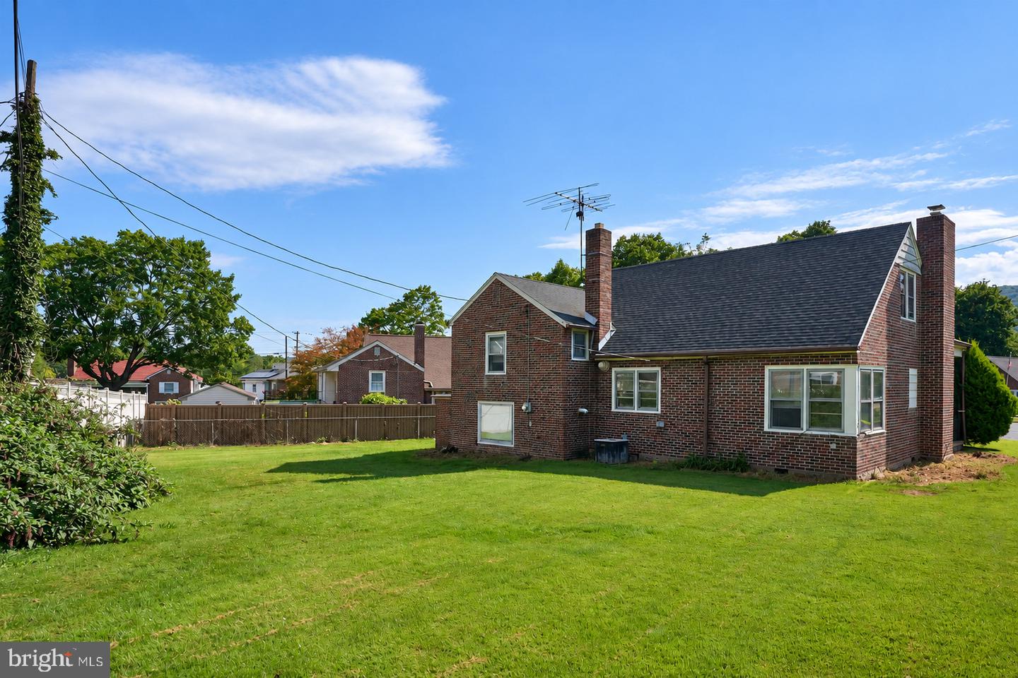 102 Mayer St Property Photo 6