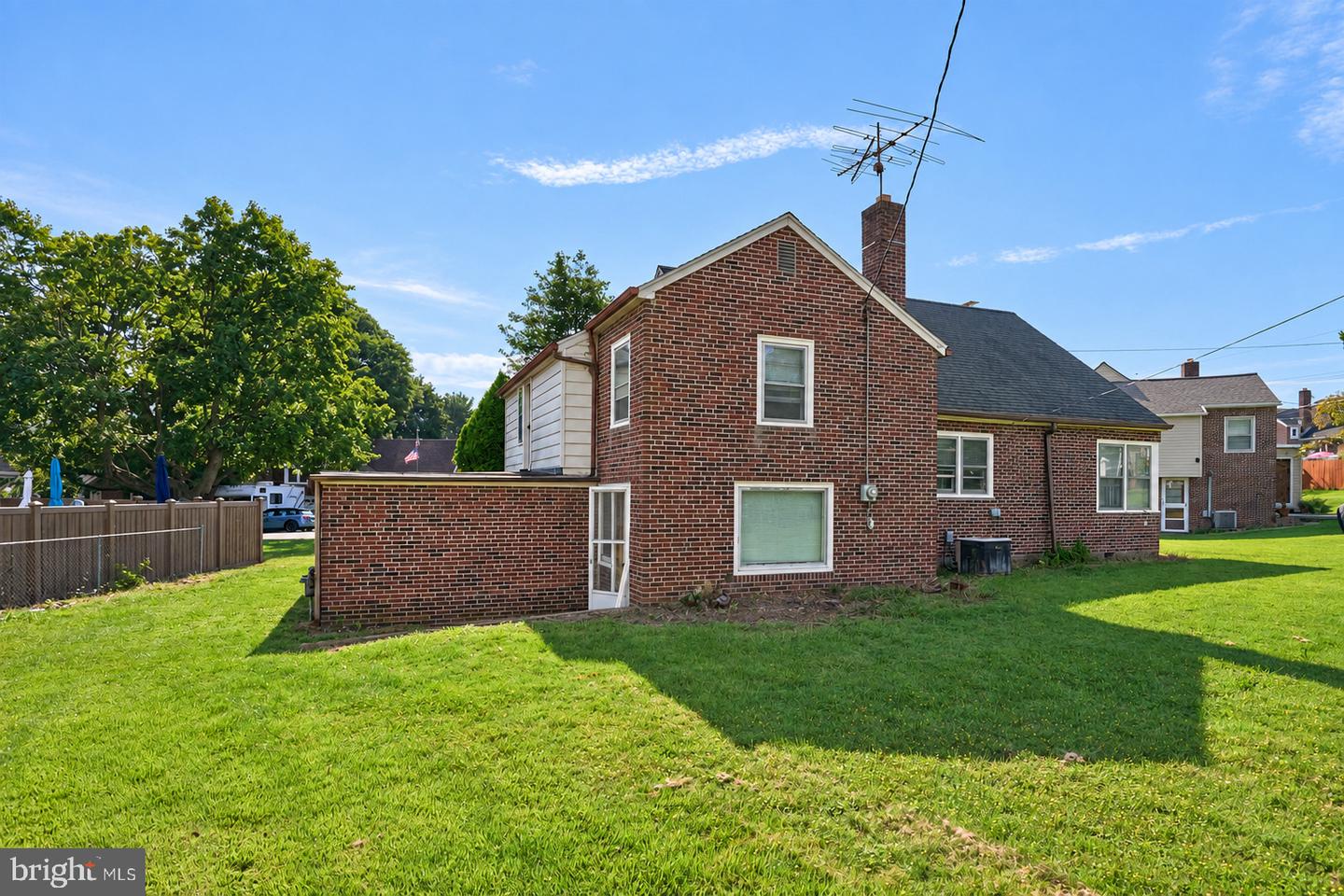 102 Mayer St Property Photo 8