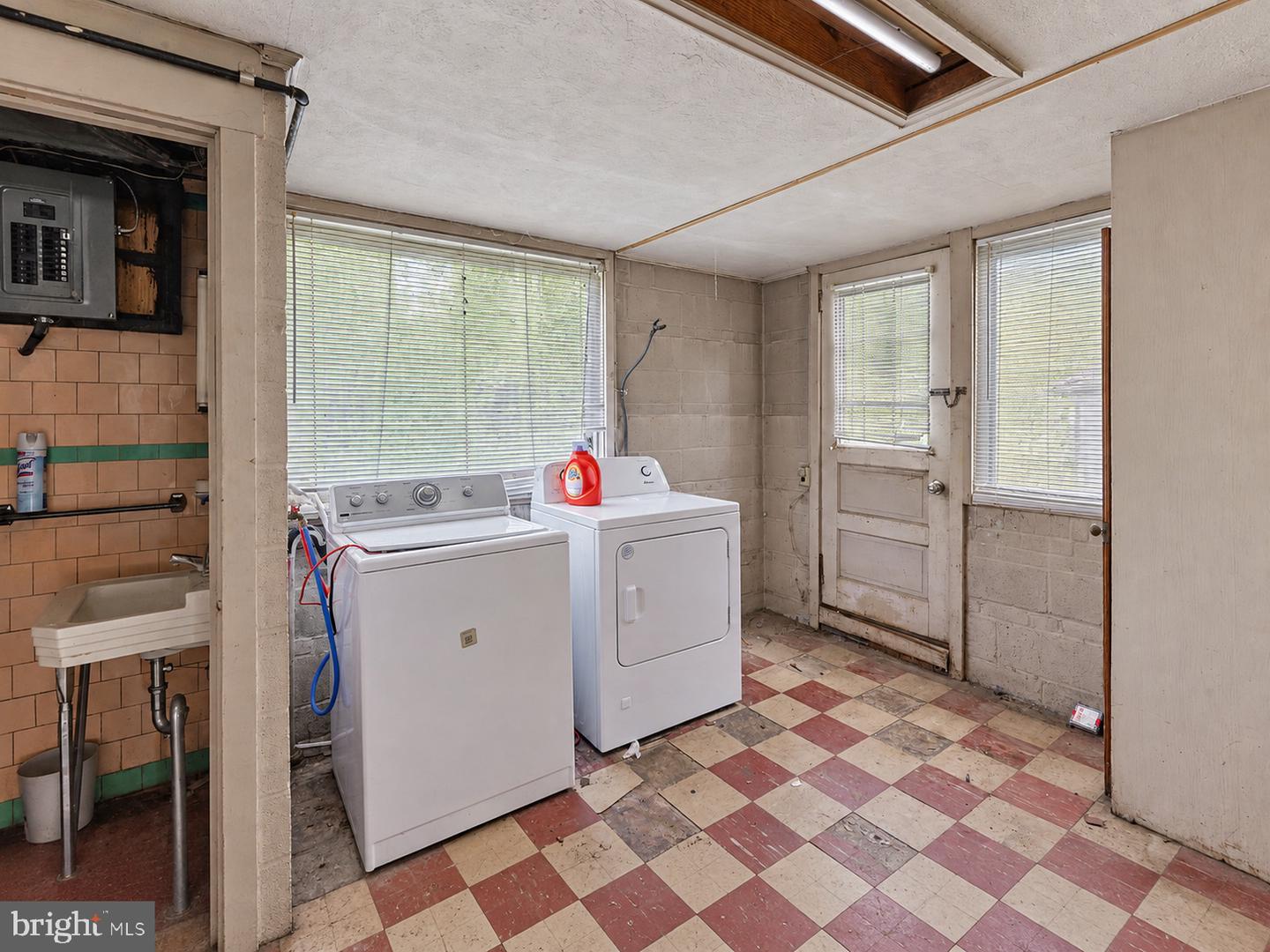102 Mayer St Property Photo 29