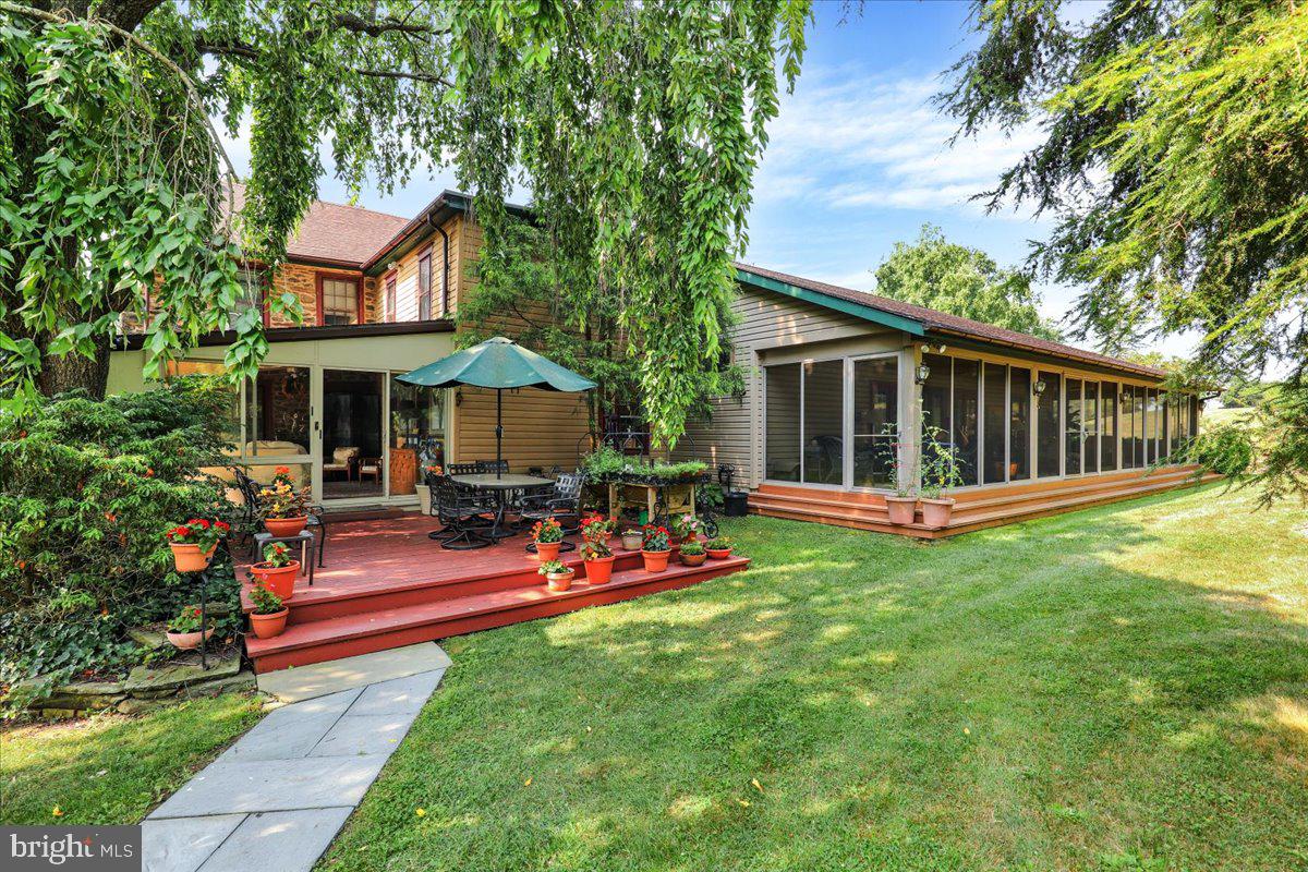 9603 Red Rd Property Photo 4