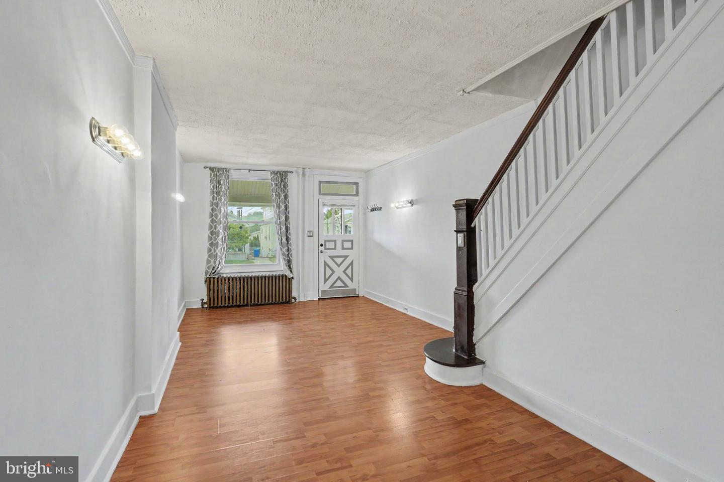 213 Upland Ave Property Photo 6