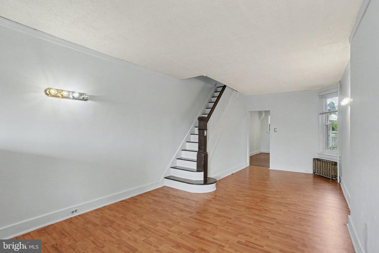 213 Upland Ave Property Photo 7