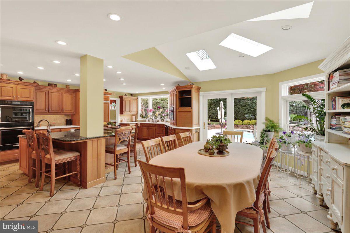 225 Logan Ave Property Photo 38