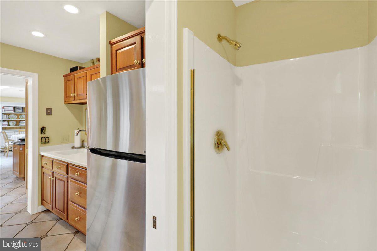225 Logan Ave Property Photo 44