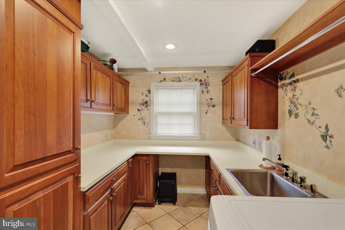 225 Logan Ave Property Photo 48