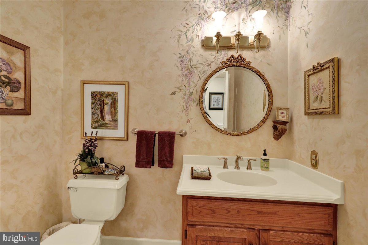 225 Logan Ave Property Photo 60