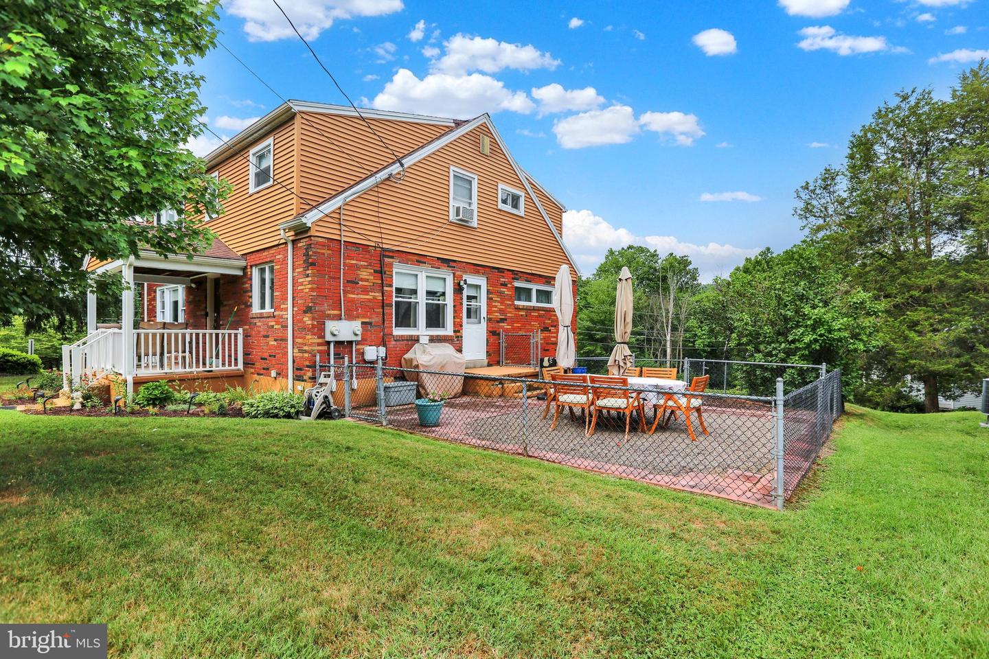 1301 Butter Ln Property Photo 4