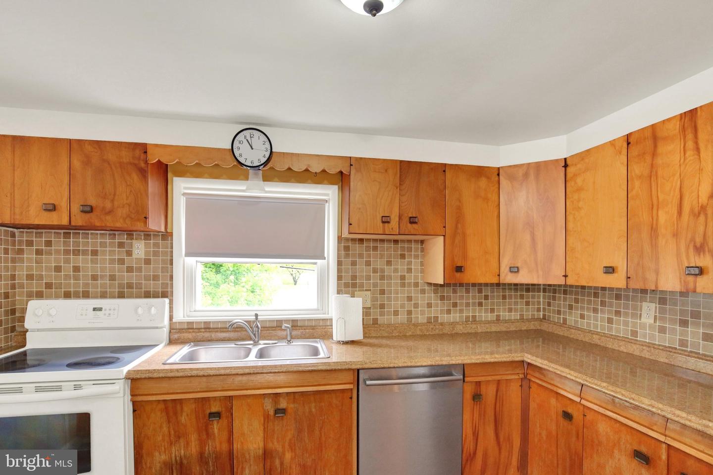 1301 Butter Ln Property Photo 12