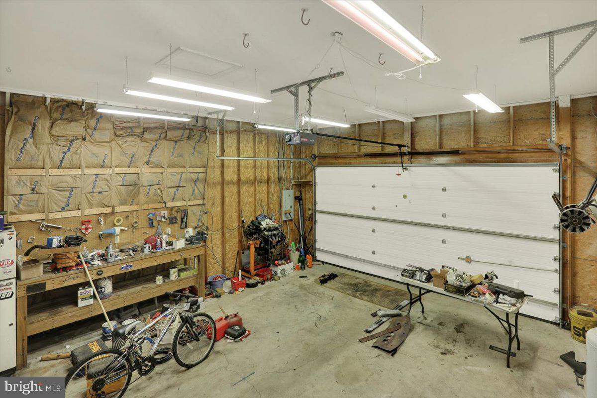 632 Leininger Ave Property Photo 23