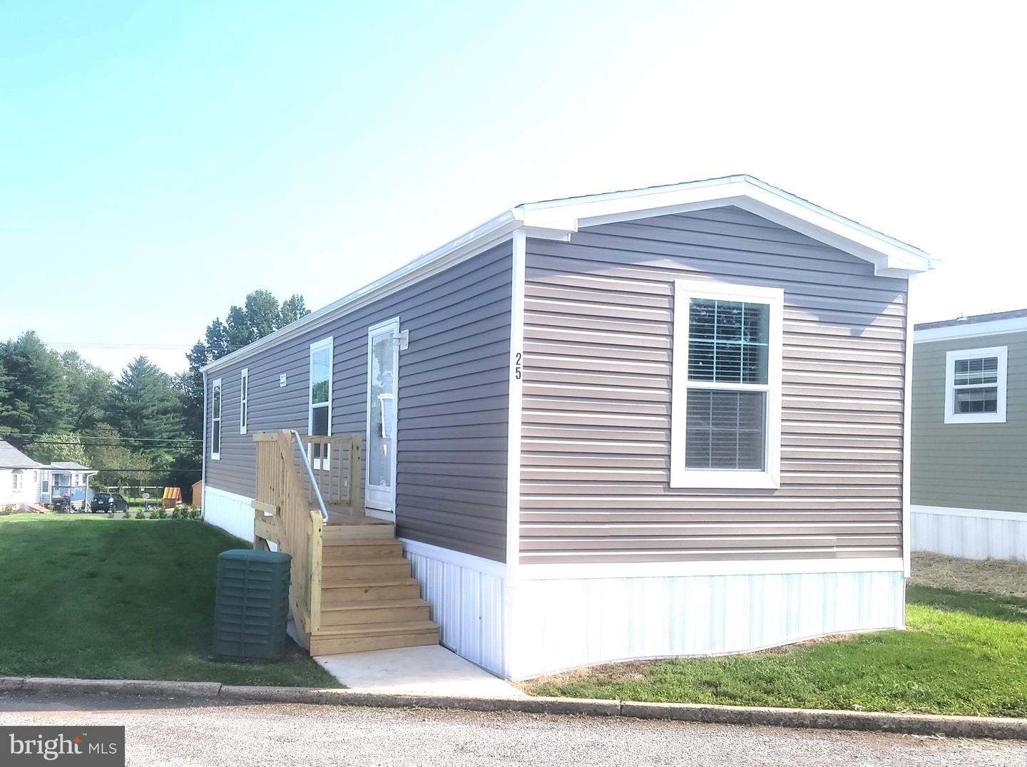 25 Joseph Ave Property Photo 2