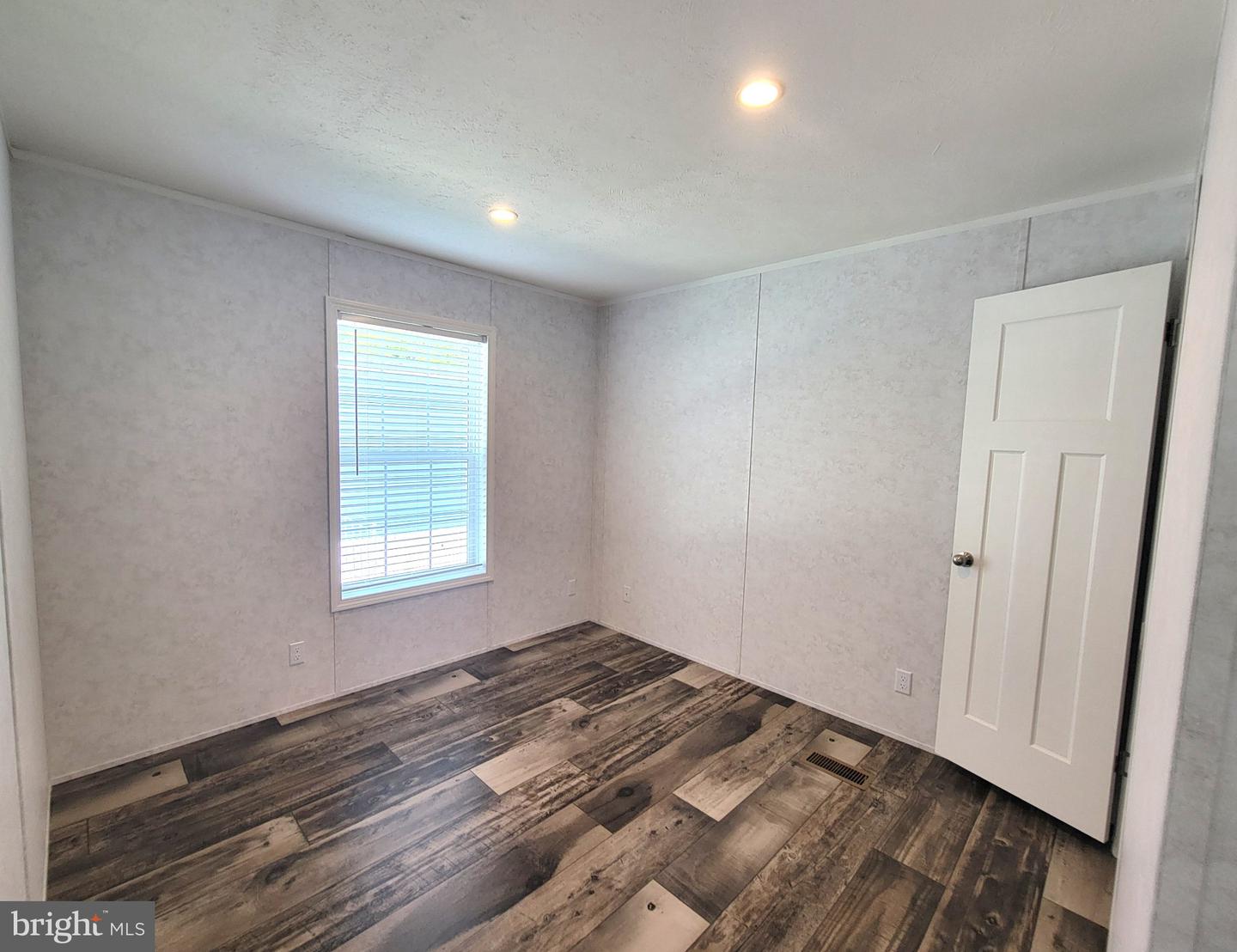 25 Joseph Ave Property Photo 11