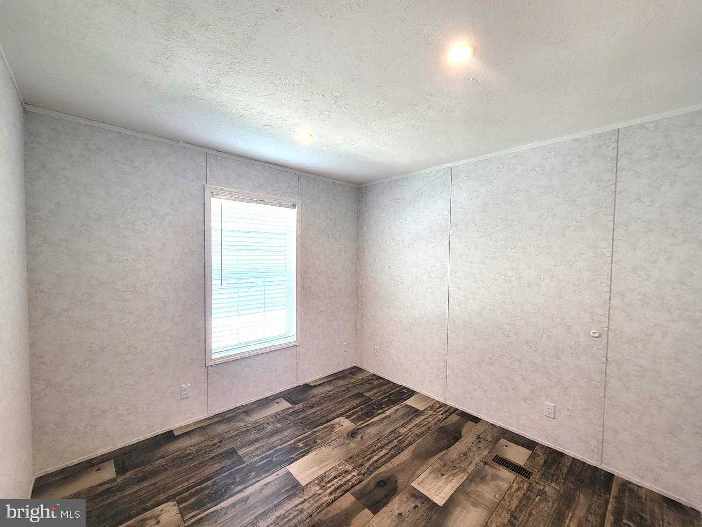 25 Joseph Ave Property Photo 12