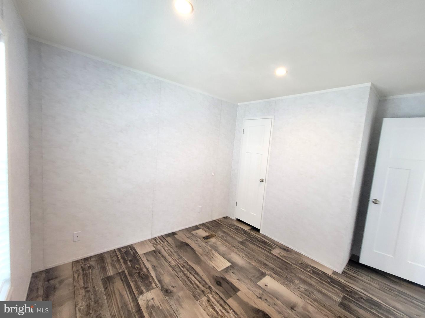 25 Joseph Ave Property Photo 13