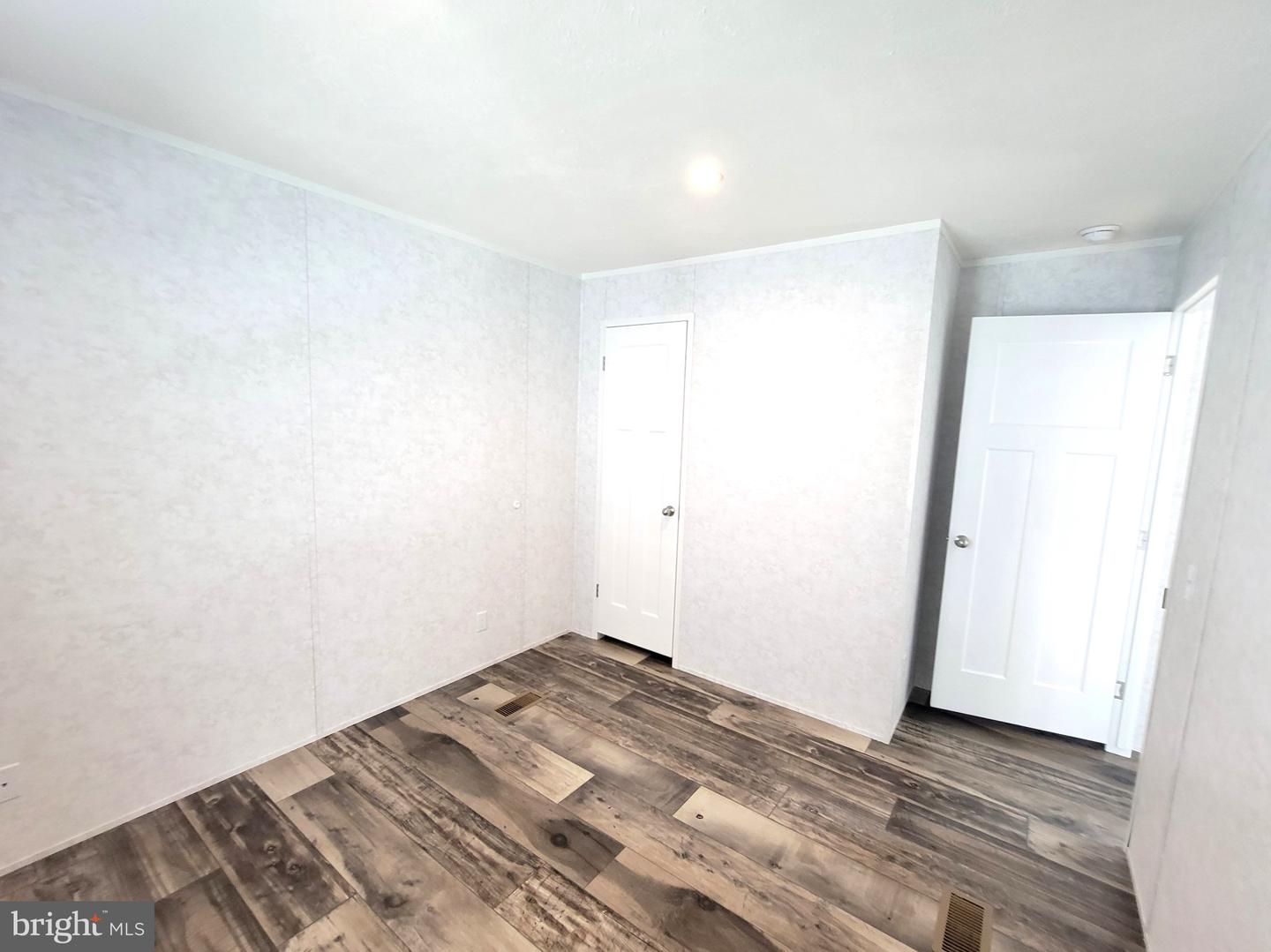 25 Joseph Ave Property Photo 14