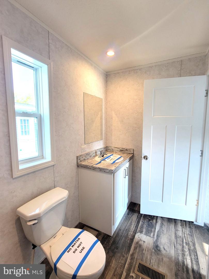 25 Joseph Ave Property Photo 16