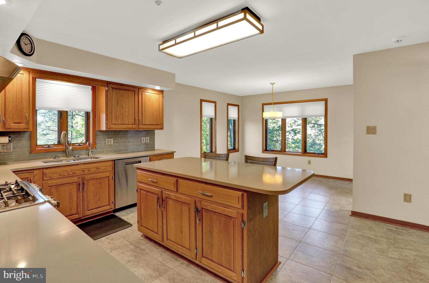 20 Scotland Dr #20 Property Photo 24