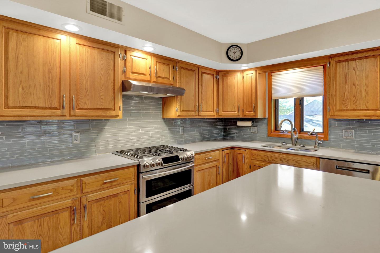 20 Scotland Dr #20 Property Photo 25