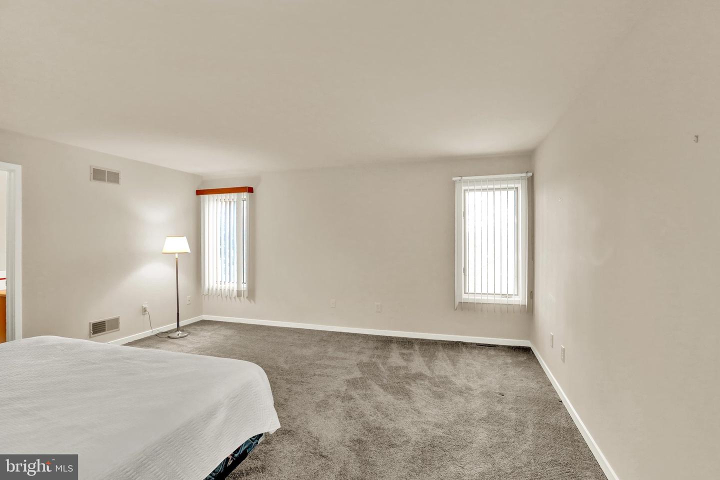 20 Scotland Dr #20 Property Photo 35