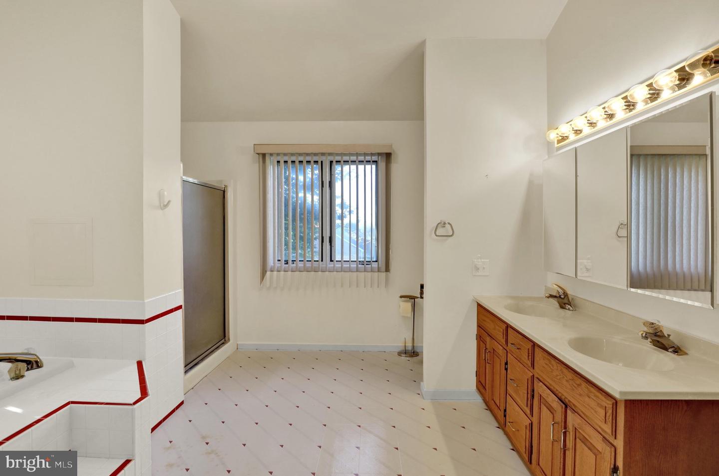 20 Scotland Dr #20 Property Photo 37