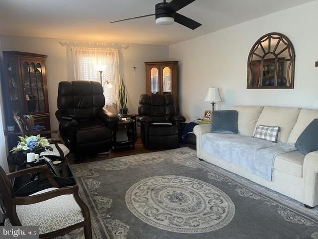 412 Russell Ave Property Photo 5