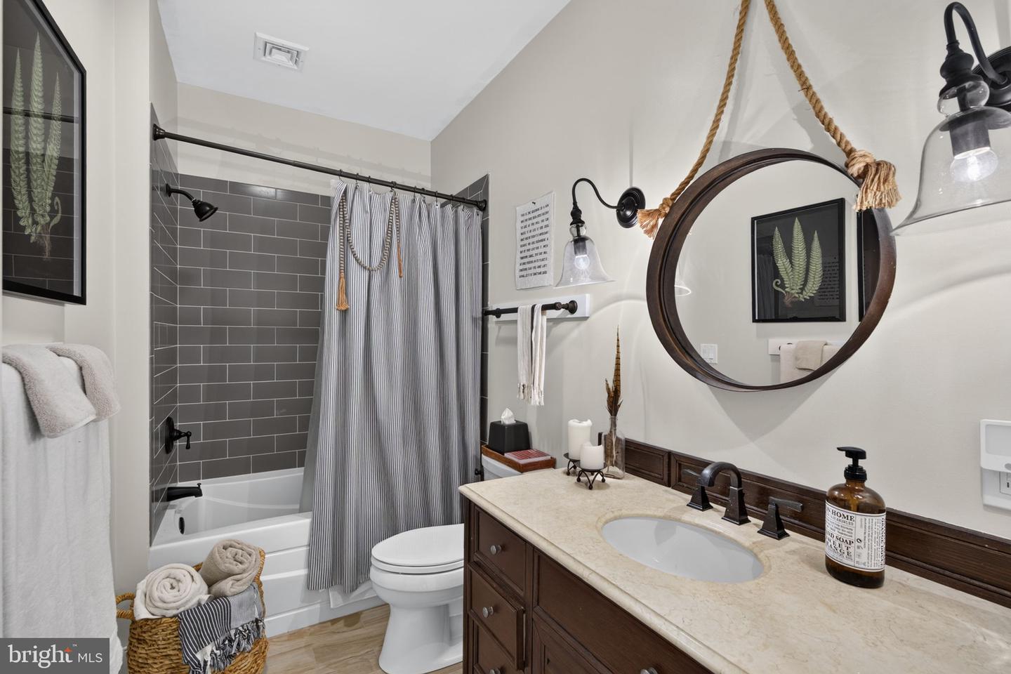 PABK2078156 Property Photo 64