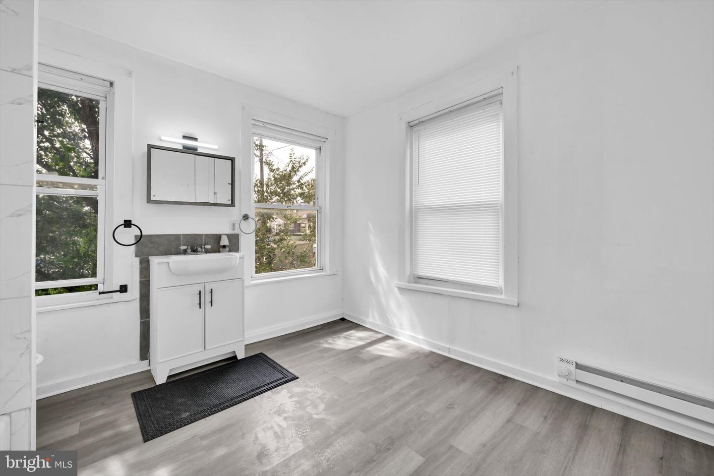 412 Spruce St Property Photo 14