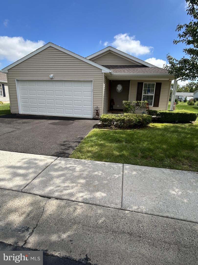 122 Random Rd Property Photo 1