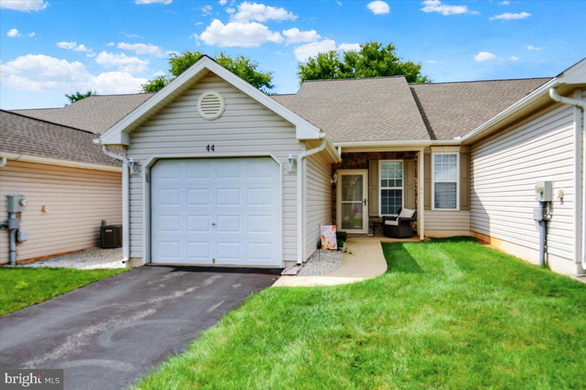 44 Turning Leaf Way Property Photo 2