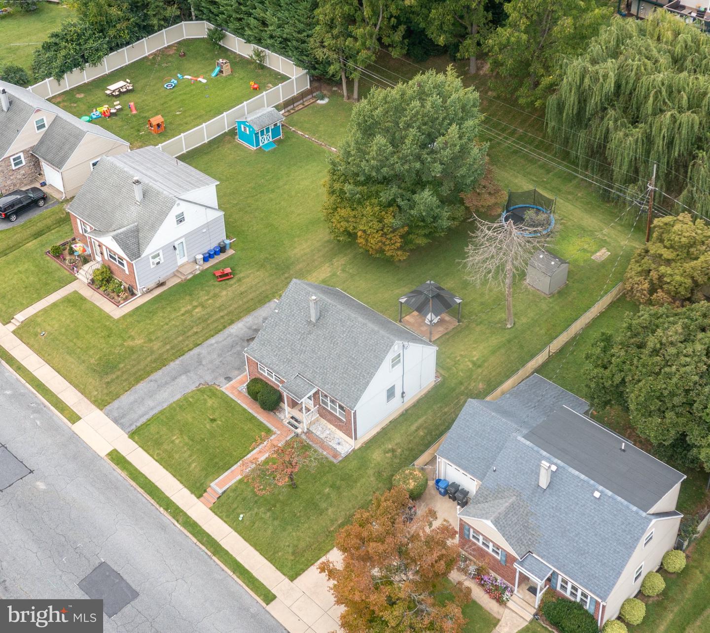 109 Gerald Ave Property Photo 2