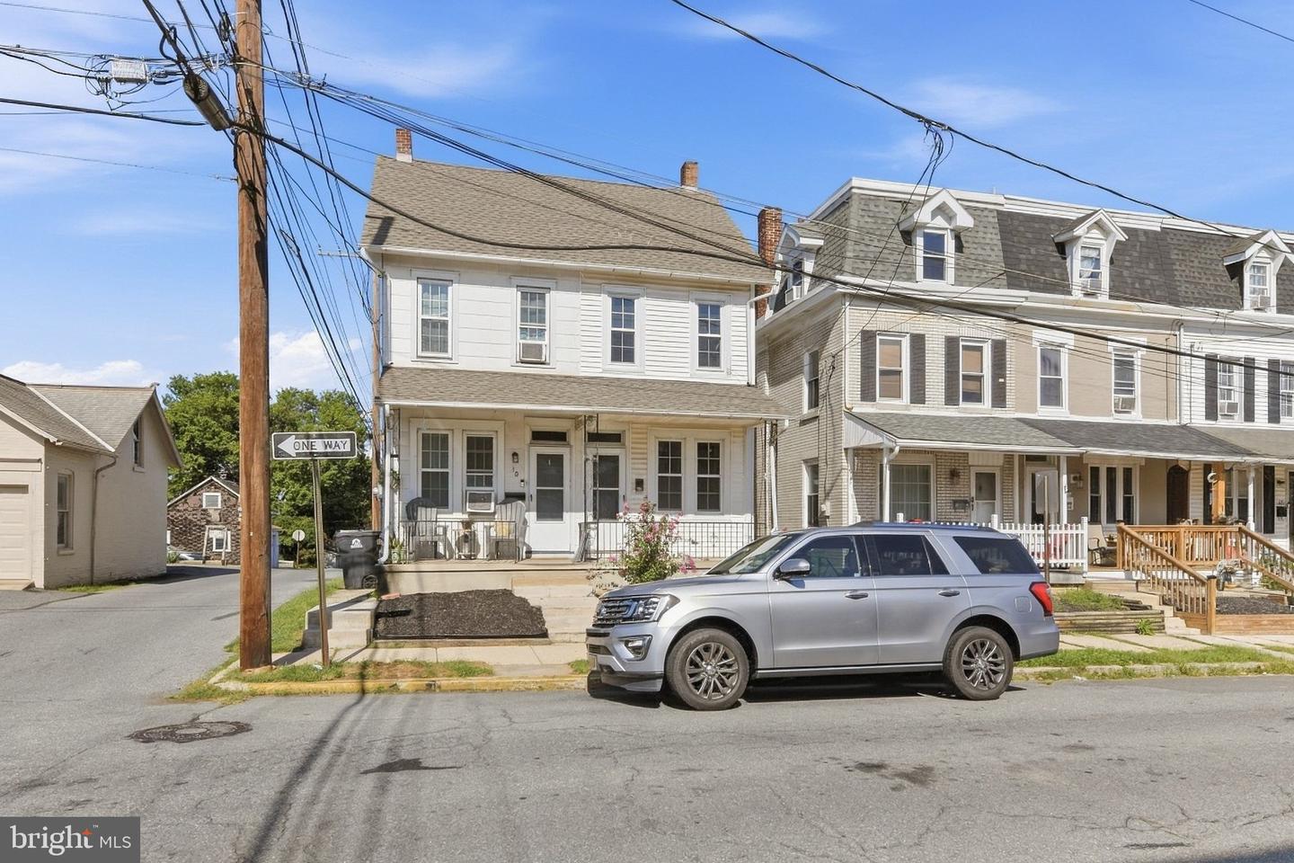 32 N WYOMISSING AVE Property Photo 1