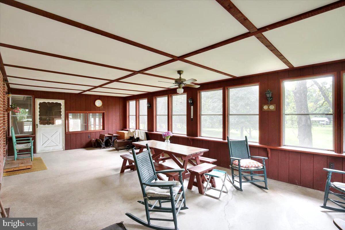 5306 E Lorane Rd Property Photo 9