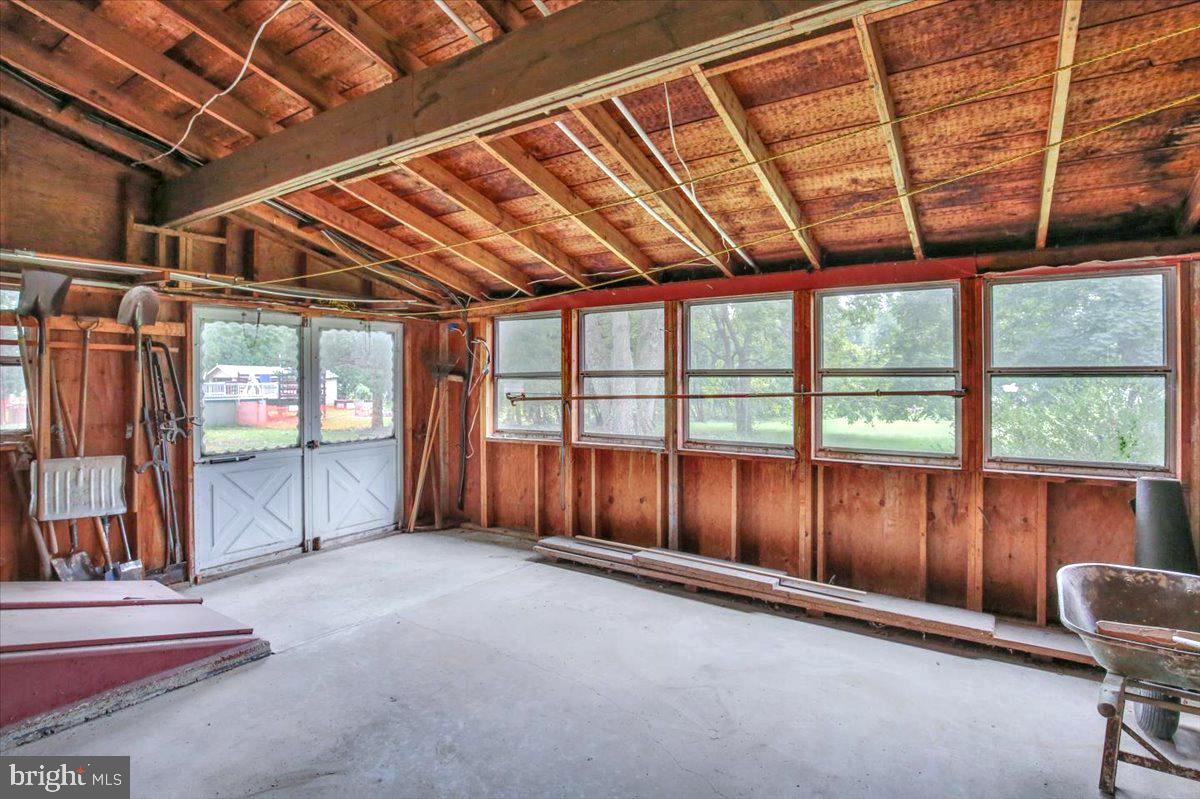 5306 E Lorane Rd Property Photo 22