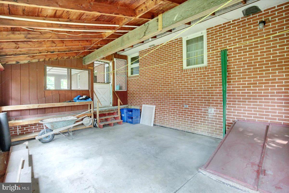 5306 E Lorane Rd Property Photo 23