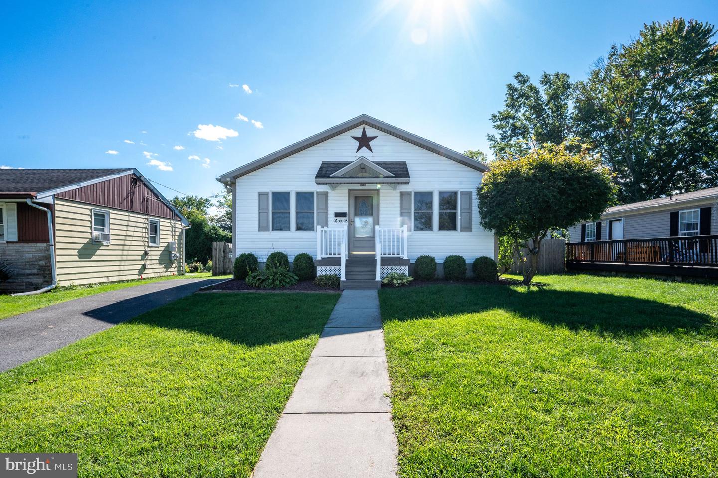 208 Montgomery Ave Property Photo 1