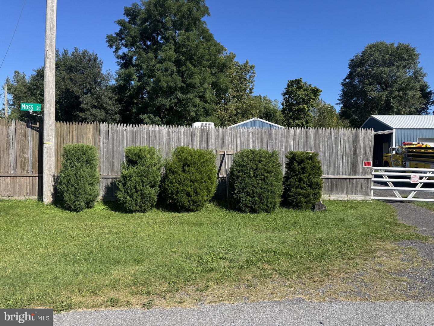 419 Moss Aly Property Photo 4