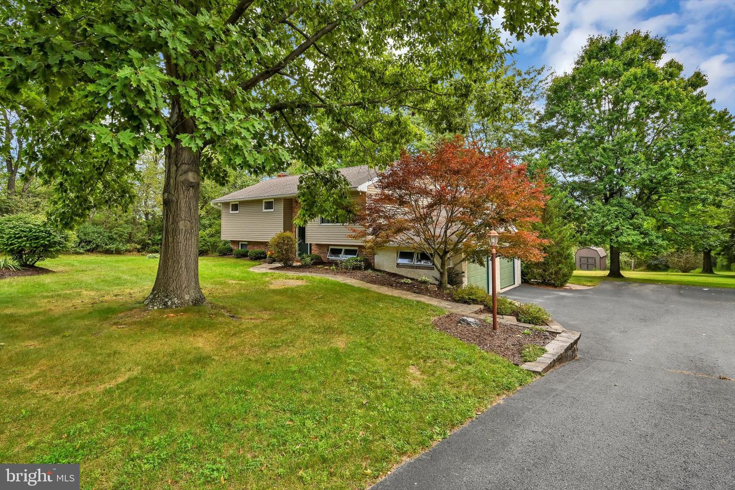 79 Hill Rd Property Photo 2