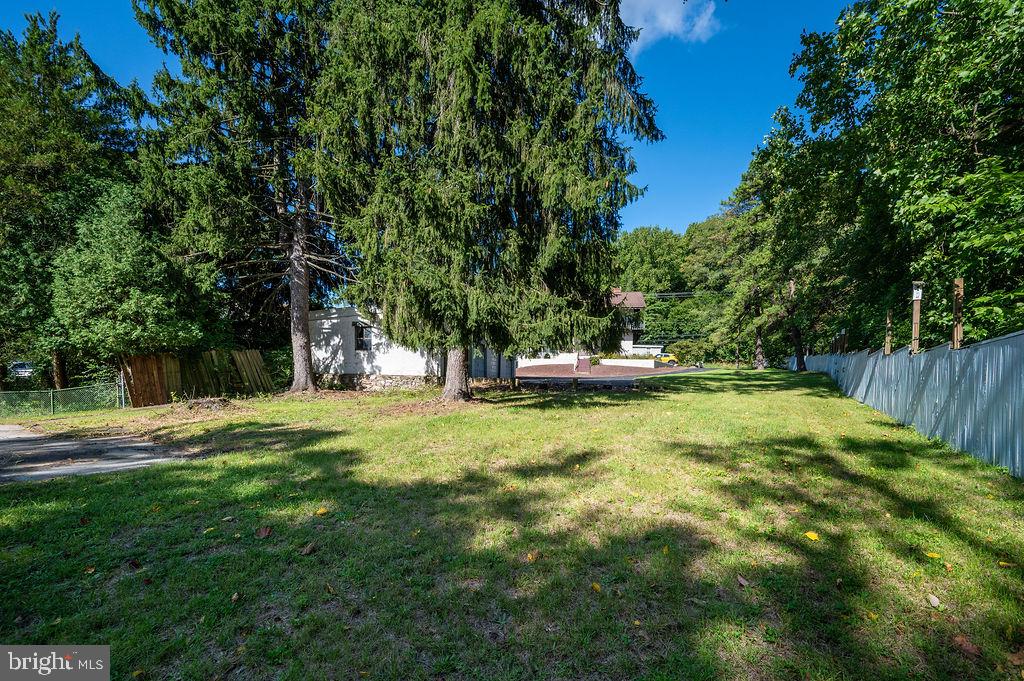 900 Morgantown Rd Property Photo 43
