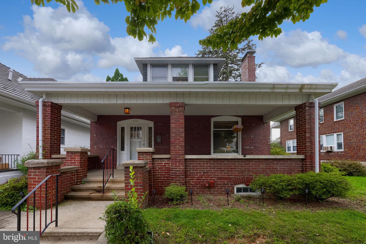 310 N STATE ST Property Photo 1