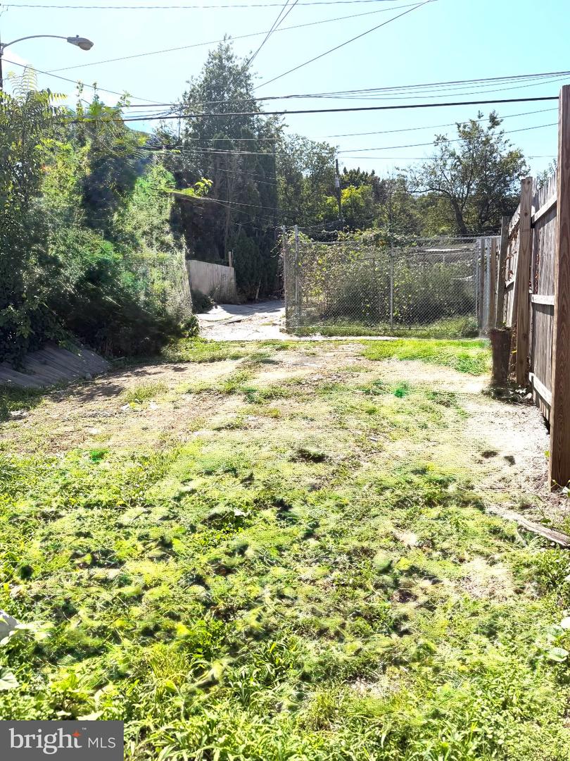 1036 Cotton St Property Photo 9