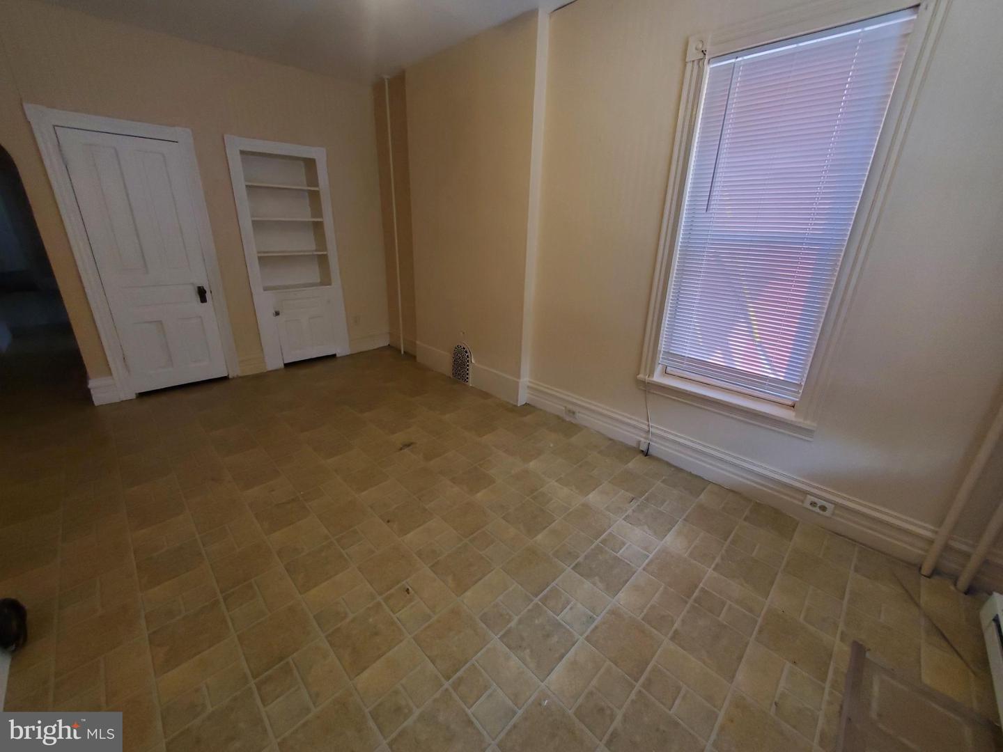 638 N 2nd St #1 Property Photo 4