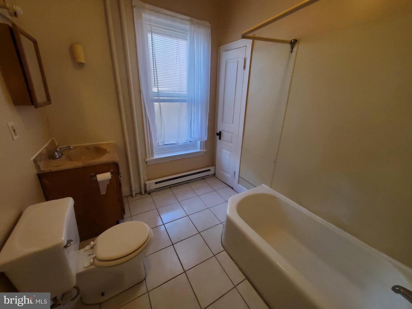 638 N 2nd St #1 Property Photo 6