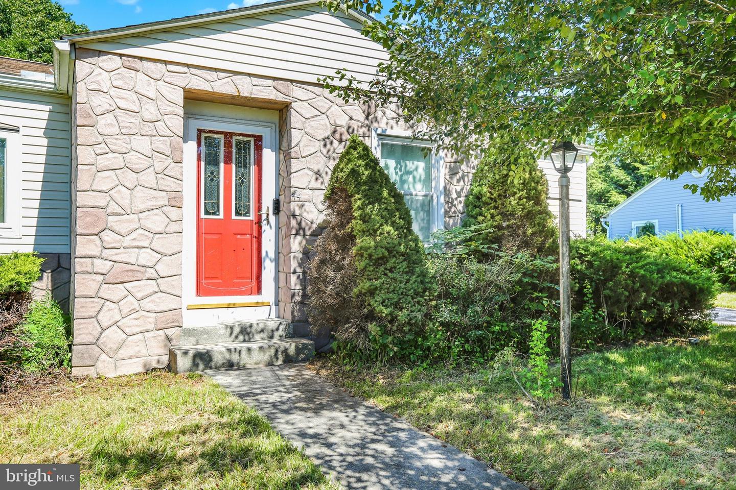 44 Alsace Ave Property Photo 3