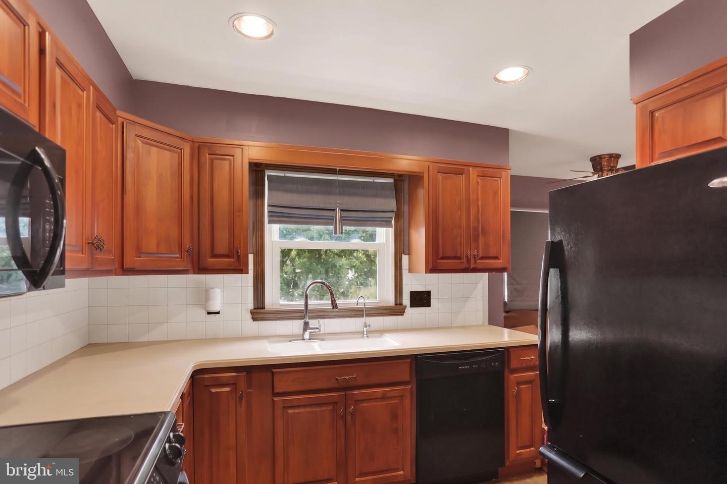 44 Alsace Ave Property Photo 7