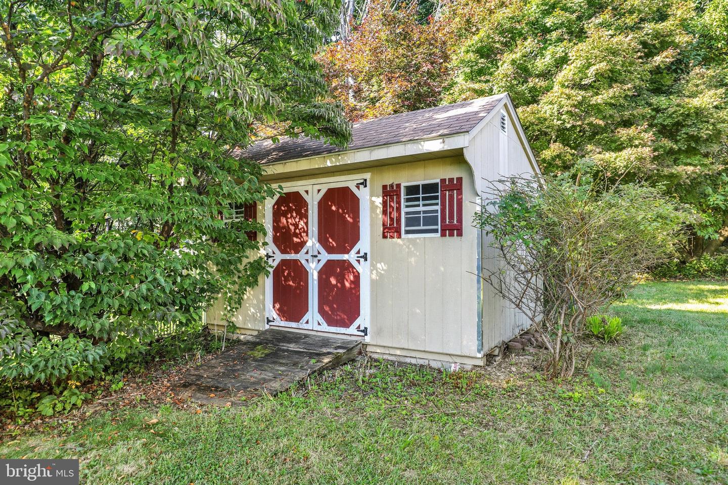 44 Alsace Ave Property Photo 8