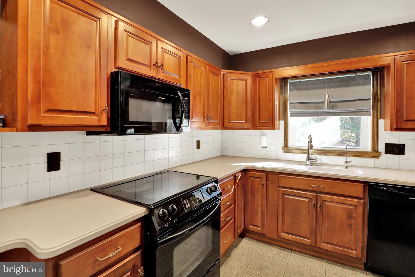 44 Alsace Ave Property Photo 13
