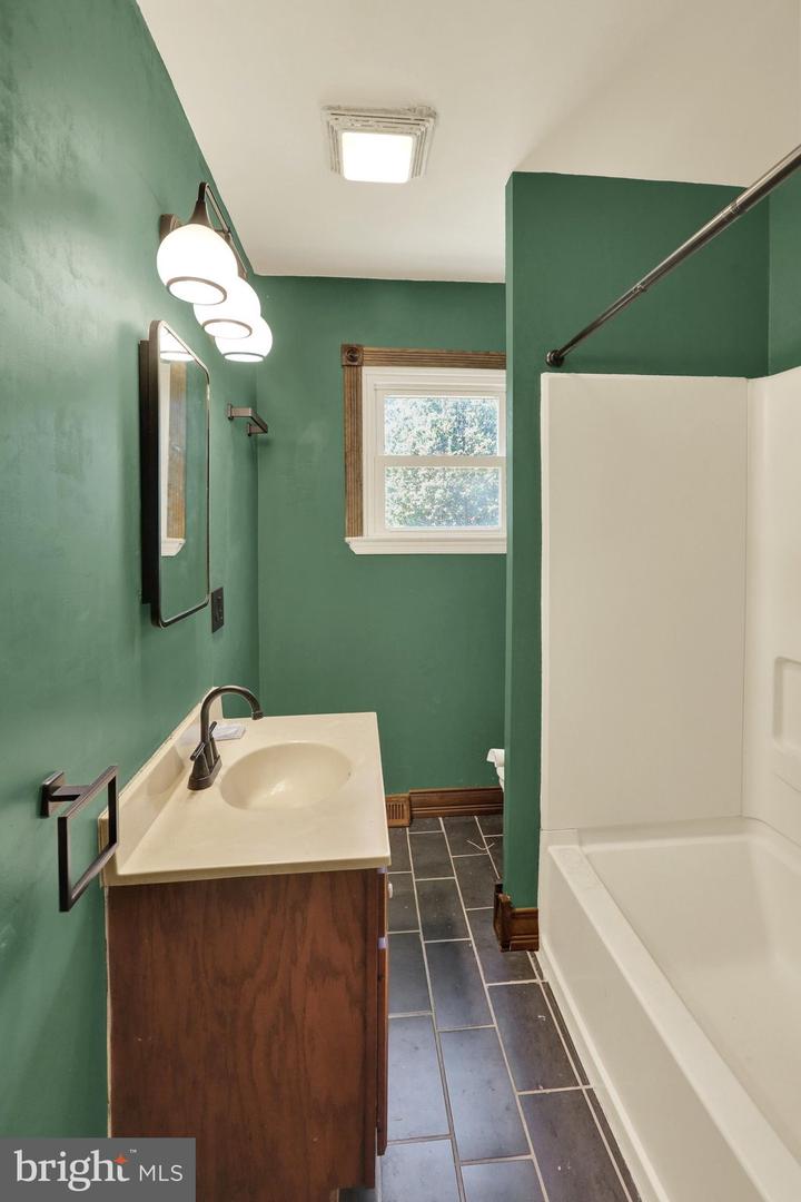 44 Alsace Ave Property Photo 22